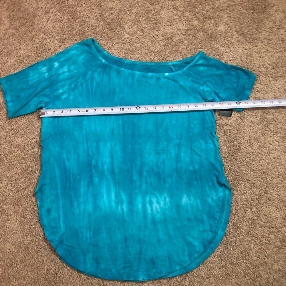 Torrid FAVORITE TUNIC OFF-SHOULDER SUPER SOFT SHORT SLEEVE TEE Blue Tie Dye - Picture 9 of 15